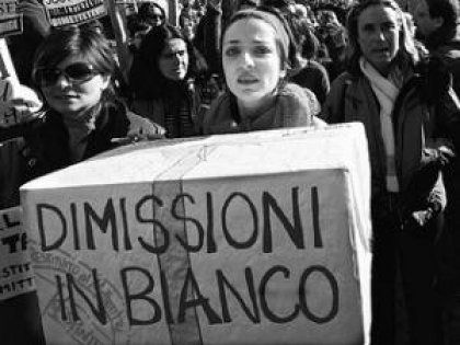 L&#039;Aquila 23 febbraio 2012: le donne dal Prefetto con l&#039;appello &quot;188 firme per la 188&quot;