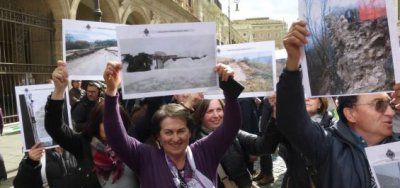 In piazza a Roma per salvare Teramo